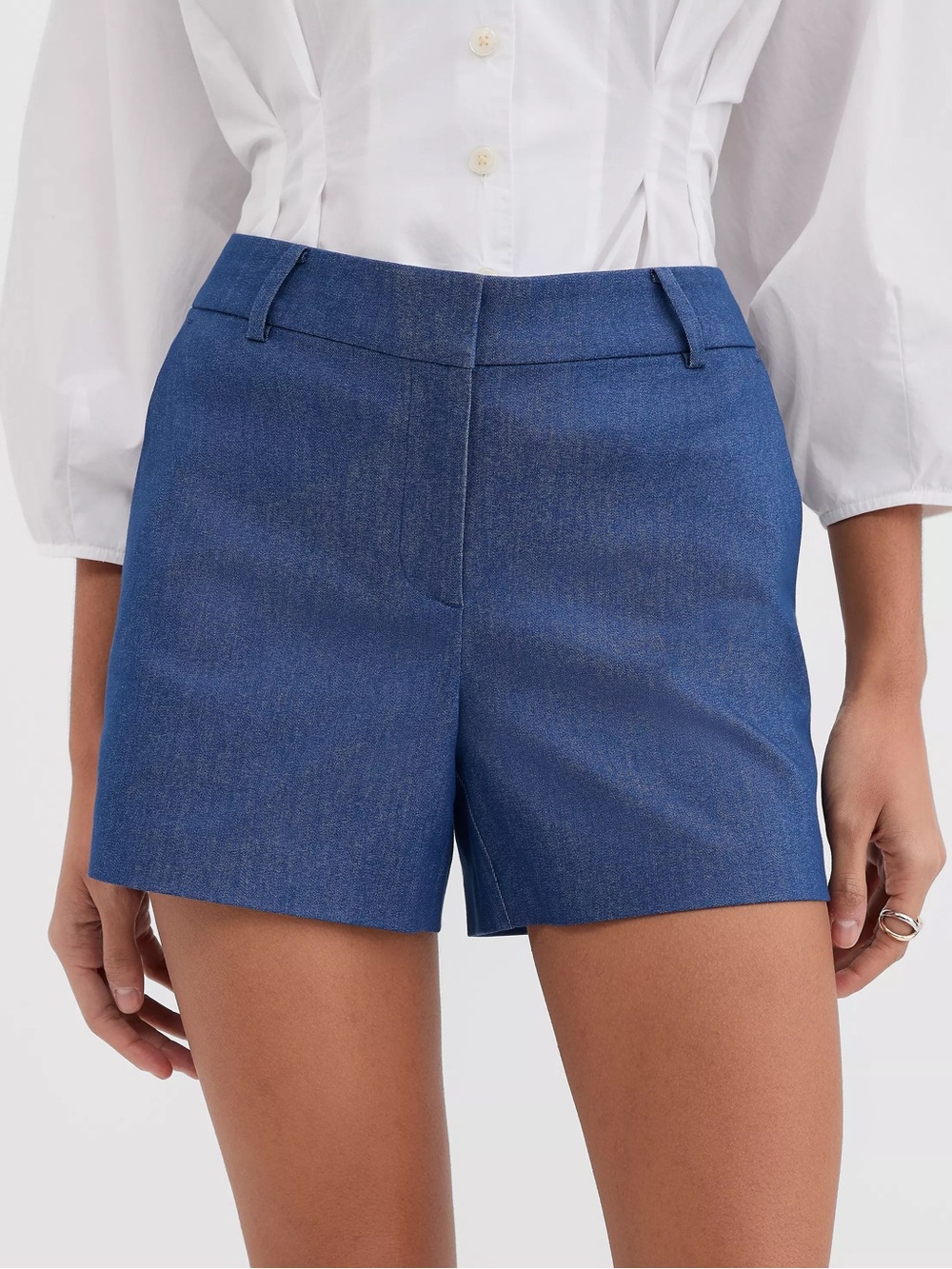 LOFT Riviera Tailored Shorts in Refined Denim, size 4